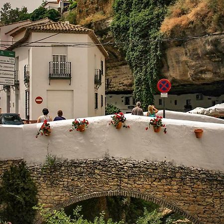 La Casa Del Rio Apartment Setenil De Las Bodegas Luaran gambar