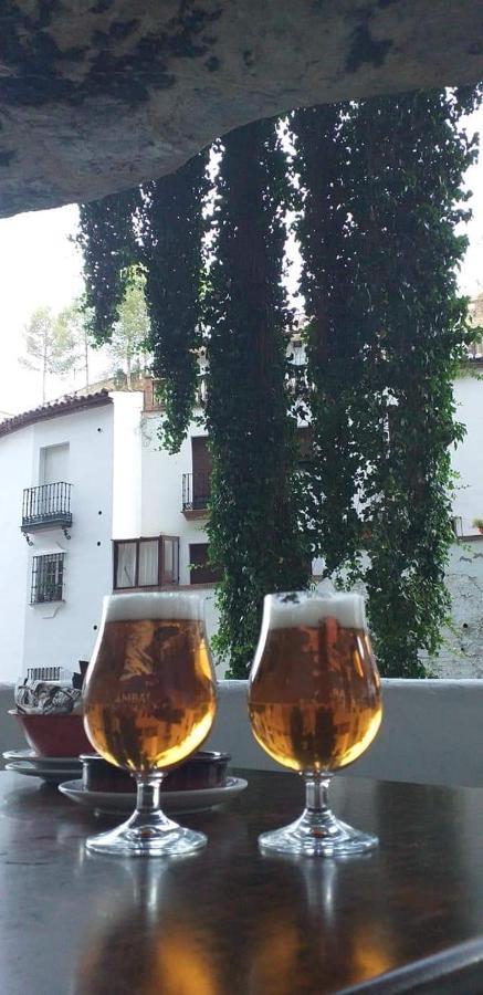 La Casa Del Rio Apartment Setenil De Las Bodegas Luaran gambar