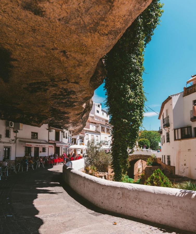 La Casa Del Rio Apartment Setenil De Las Bodegas Luaran gambar