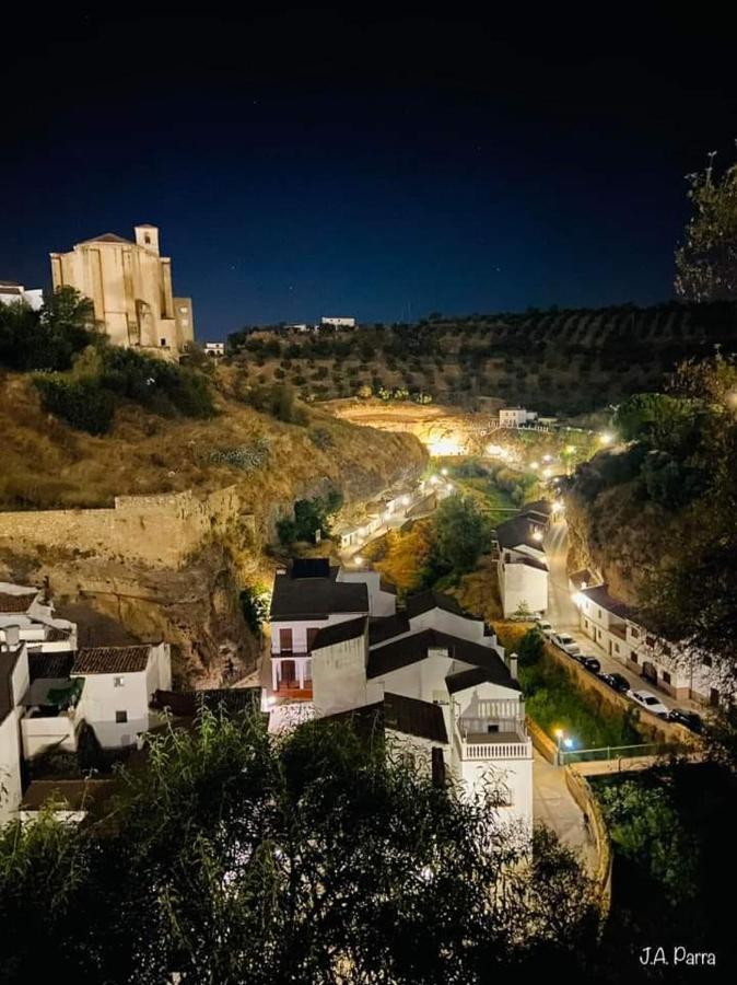 La Casa Del Rio Apartment Setenil De Las Bodegas Luaran gambar